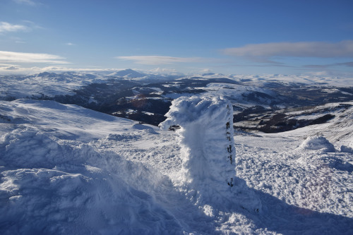 Ben Vrackie in Deep SnowThis walk was both incredibly exhausting and exciting. Exhausting because I 