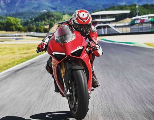 Ducati Panigale v4 #ducati #panigale #v4 #superbike #sportbike #supersport #speedbikes #fastbikes #m