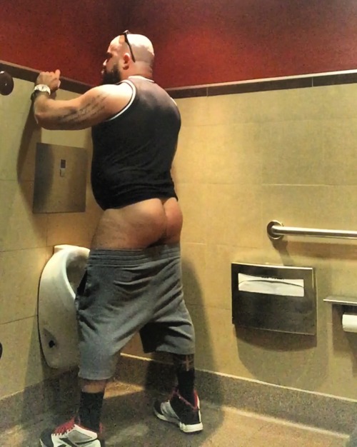 relads: afonso1979: Pee time! Follow Lads Reblogged - for the hottest lads.