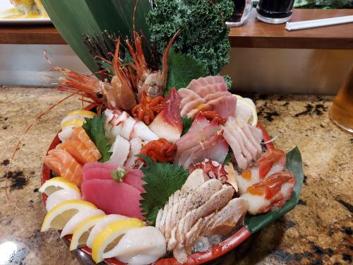 sushioverload:Have my favorite sushi place make this Sashmi Platter ☺️   