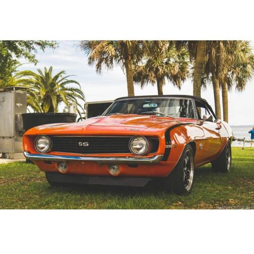 musclecarspics:  Pic by: @t_s_photography  Owner: @highwaystar_barr  _ ‘69 Camaro SS 396 🇺🇸! _ ➡️ #musclecarspictures ⬅️ _  #v8 #follow #1969 #chevy #camaro #ss #396 