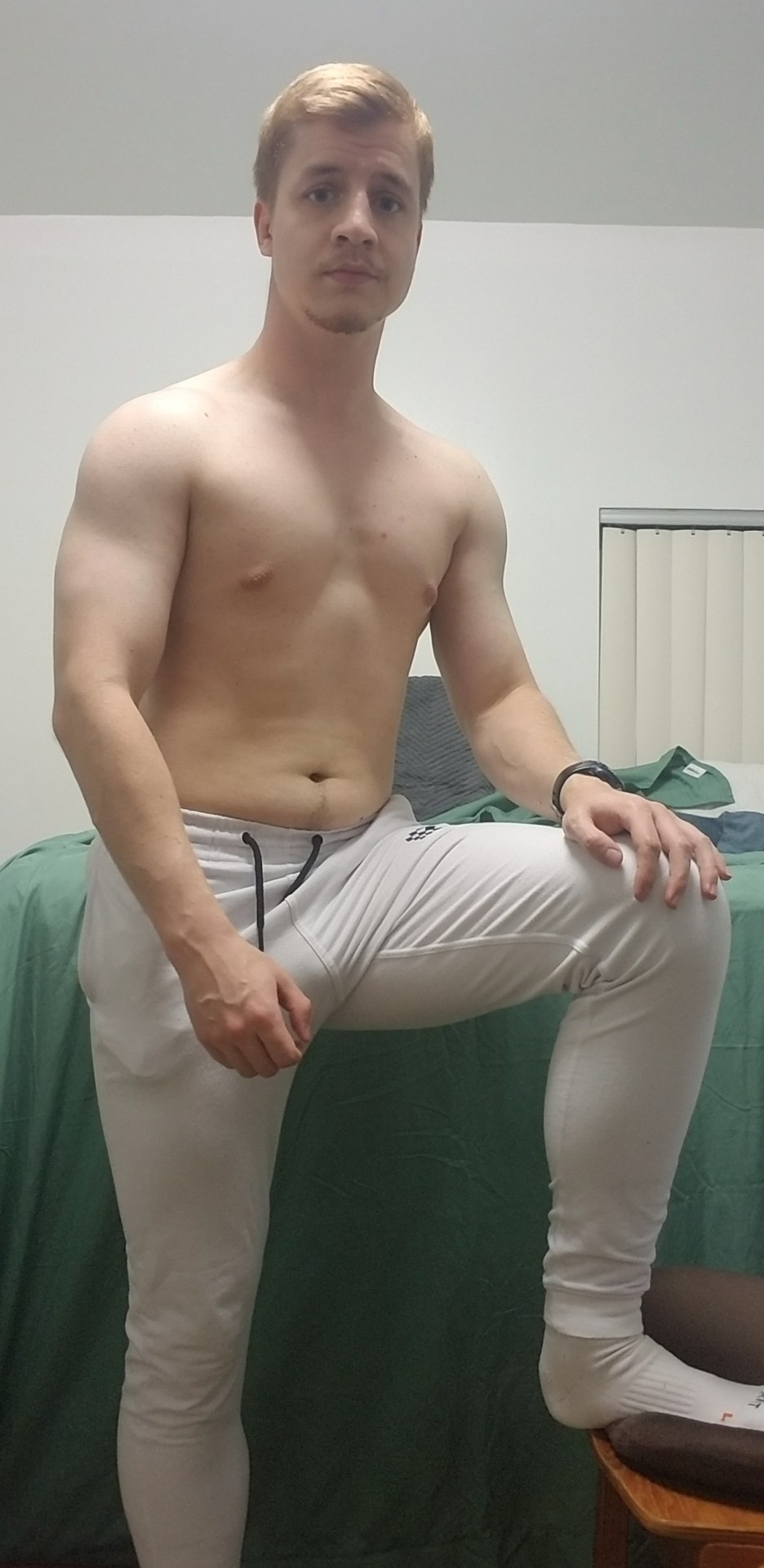 granpuff:Choose your characterI wore all white to the gym for no reason. There are, as a matter of fact, a few more pics with less clothes, but those aren’t for everyone ;)Bonus, feelin a lil cheeky