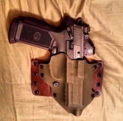 monsterousmotivation:  The BP Tactical Leather/Kydex