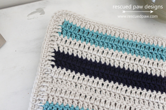 Simple Striped Crochet Blanket Pattern || Rescued Paw Designs www.rescuedpaw.com