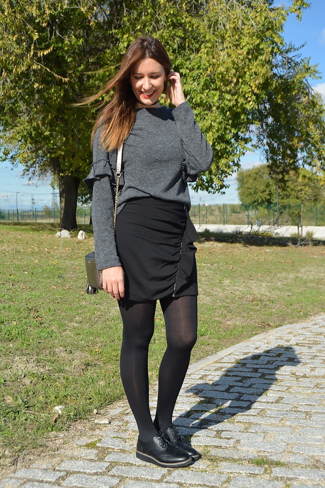 dcwttaoo1:Sweater + Mini skirt (by Sarixrocks) - Tumblr Pics