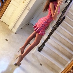 chicksintightdress:  fashion