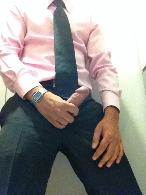johnnybvlgari:  Suit of the day to celebrate 500 followers… 