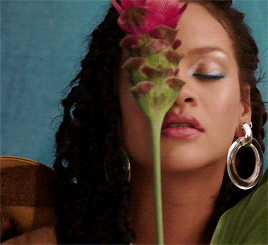demetrialuvater:Rihanna’s Allure Cover Shoot Behind the Scenes