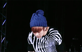  Sunggyu + beanies 