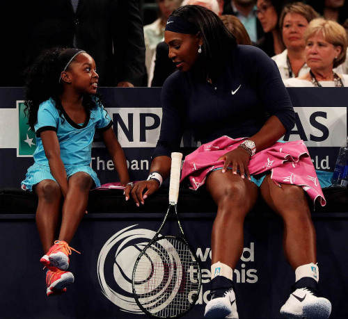 soph-okonedo:    Serena Williams speaks to a young fan on the bench as she plays Caroline Wozniacki during the BNP Paribas Showdown at Madison Square Garden on March 8, 2016 in New York City   