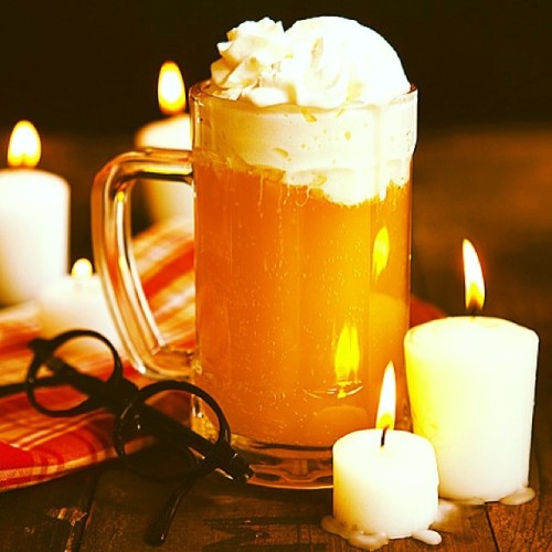 tipsybartender:Harry Potter’s Butter Beer1 oz. (30ml) Vanilla Vodka 1 oz. (30ml) Butterscotch Schnap