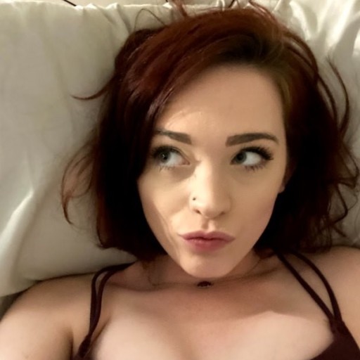 yourbeccastun:I can be sweet and naughty at the same for you babe 😘😘