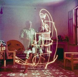 24hoursinthelifeofawoman:  Pablo Picasso does long exposure light painting in 1949 