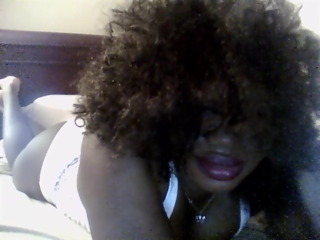 cocobunnynai:  Cause I’m quite infatuated with my lips, arent you? 