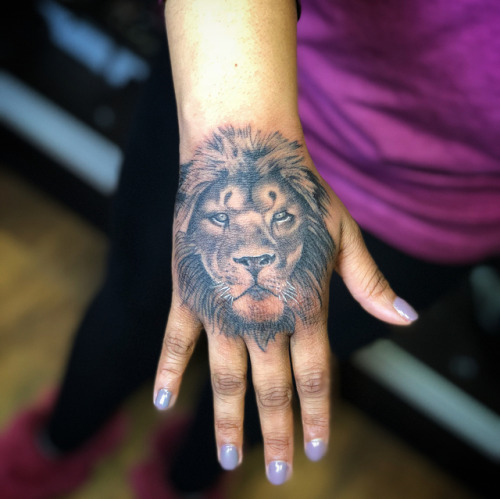 Sacred Addition Tattoo on Instagram Dope knuckles tattoo done by artist  eddiechapa7 here sacredadditiontattoo13 yesterday loveletters  fingertattoos hurt but look dope