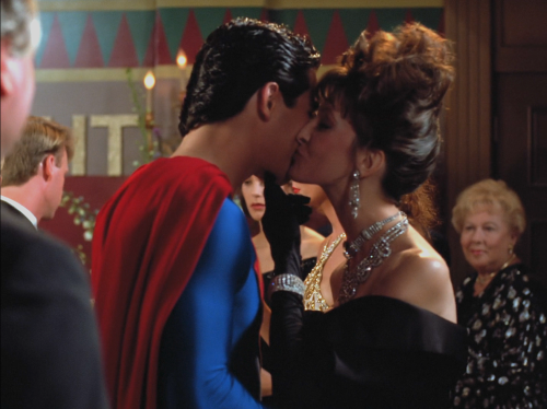 S01E05: I’m Looking Through You (1 of 3)Lois & Clark: The New Adventures of Superman in High Def