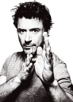 theblindninja:  Robert Downey Jr. incorporates