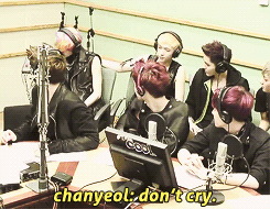 pandreos:  sehun gets teary after suho read his message to all the members    