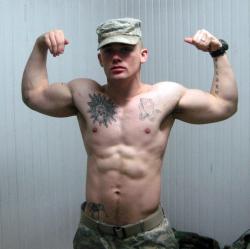 realmenstink:  TATTED STUD SOLDIER !!! 