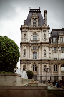 Chateau-De-Luxe:  Hawaiiancoconut:  Architecture In Le Marais, Paris.   (Via) Chateau-De-Luxe.tumblr.com