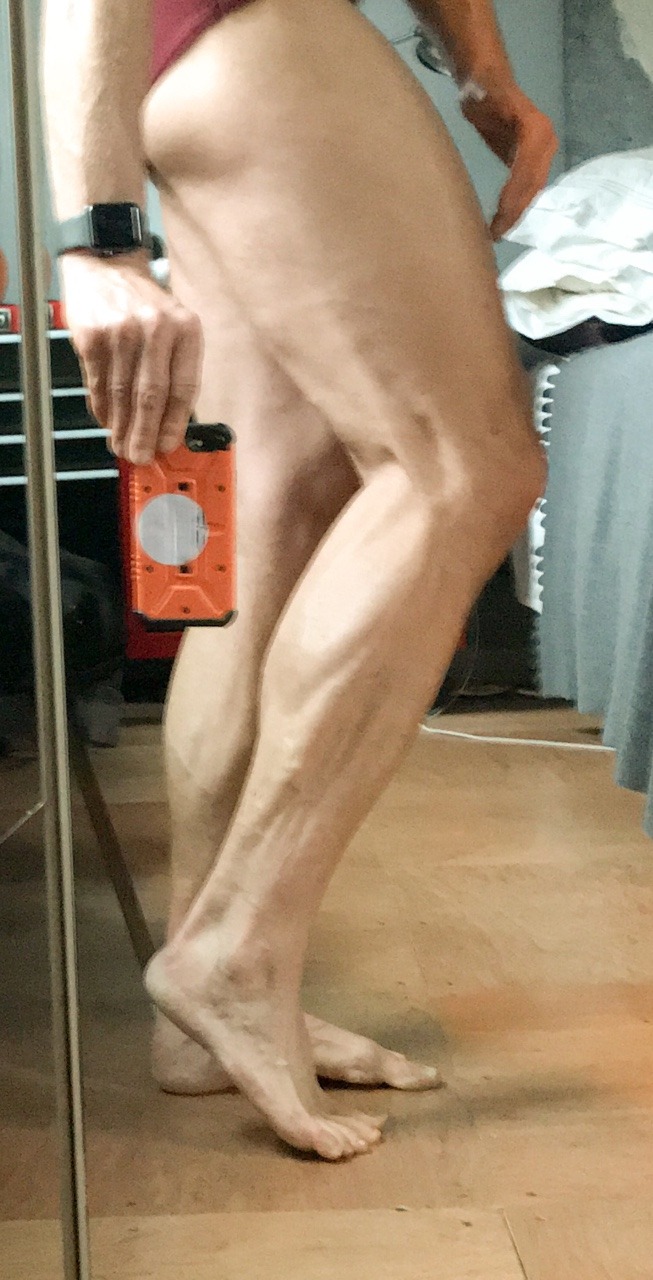 Time For A Pic This Friday @m0tiv8me. Ive Been Hammering My Legs This Program. Deep Satisfying Sore!