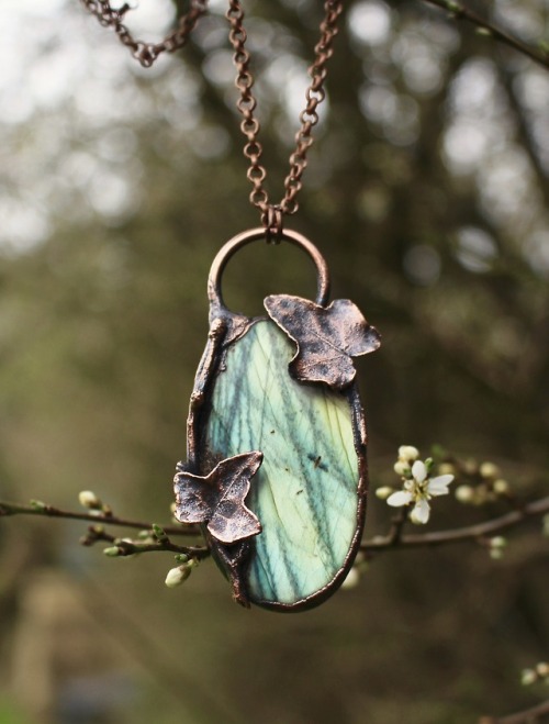 Labradorite adorned with ivy leaves Just one of the necklaces now available here on etsy✨