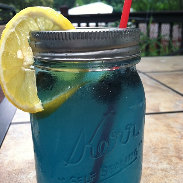 darwinsir:  Blueberry lemonade…🍋 