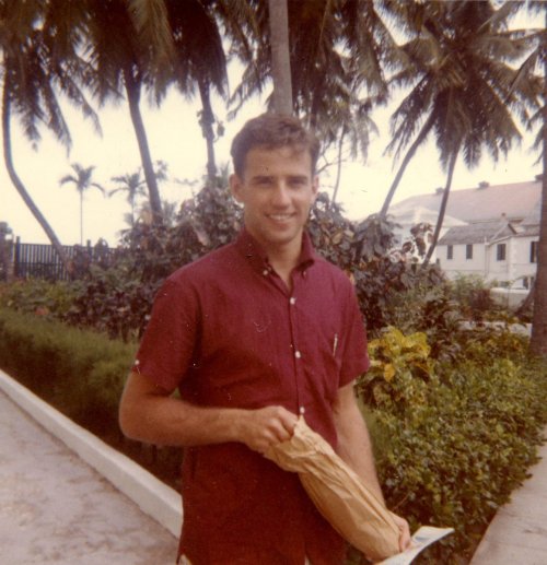 furbytheminx: divinghoe: coaztal:  mymusicstuff2:  A young Joe Biden  I’d smash  honestly yeah Does 