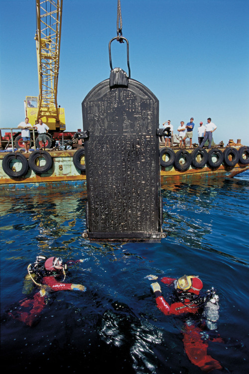 rufftoon:waterisntwet:Heracleion, Lost Egyptian City Revealed After 1,200 Years Under Sea.That last 