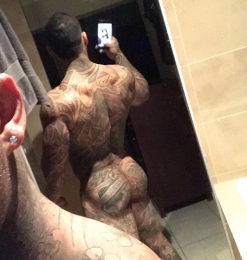 tet1994:  Maori boy #tattoos #booty 👅