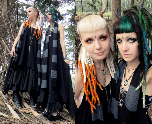 shortcuttothestars:psychara:Witchy forest twins with Mai aka shortcuttothestars : D Both wearingEffl