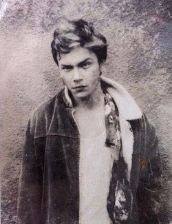 rivjudephoenix:  When Van Sant sent [River] to hang out at the City Nightclub, where the young street hustlers relaxed after work, owner Lannie Swerdlow threw him out, not believing he was River Phoenix. “He looked like a bum off Old Town,” said Swerdlow.