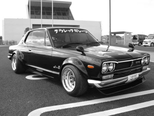 radracerblog:  72′ Nissan Skyline GT-R Hakosuka 