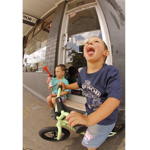 anchorbmxshop:  “Sound the horn” the young bandits are testing the Xmas goods out. (at Anchor bmx)