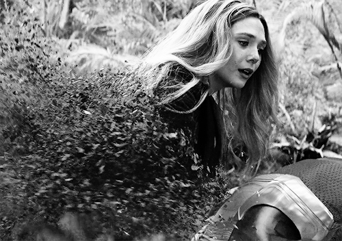 nataliarushman:You asked me to stay. I’m staying.Elizabeth Olsen as Wanda Maximoff in AVENGERS: INFI