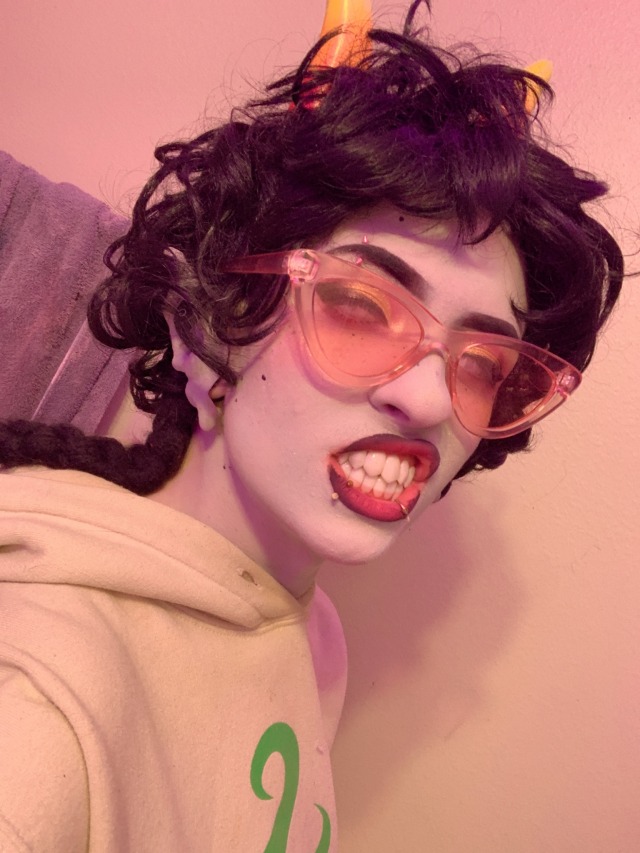 Meenah!!! 💞💞💞
Finally tried out my new facepaint from sunsetmakeup i like it! 
I have more detailed review on my tiktok