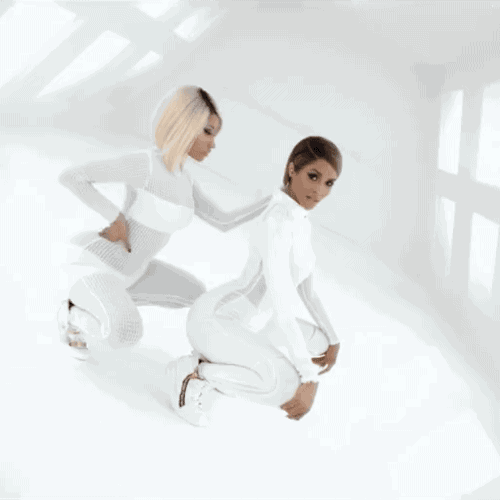 nickimlnaj:  inmynightcolour:  fuckwahtyuthink:  jeremyxchine:  therealleaah:  dark-radiant-mind:  hellogcoo:  i have been waiting for this gif for the past 24 hours yes  YASSSSS TWERK IN UNISON THATS SISTERHOOD  Nicki though  
