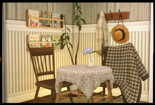 harinezumi-sims: While waiting (impatiently) for the Cottage Living pack, I decorated this cottage b