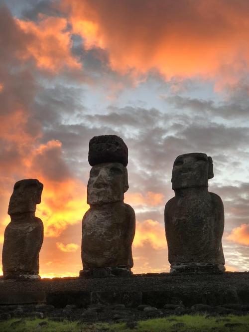 amazinglybeautifulphotography:Ahu Tongariki on Easter Island. These guys weren’t always standi