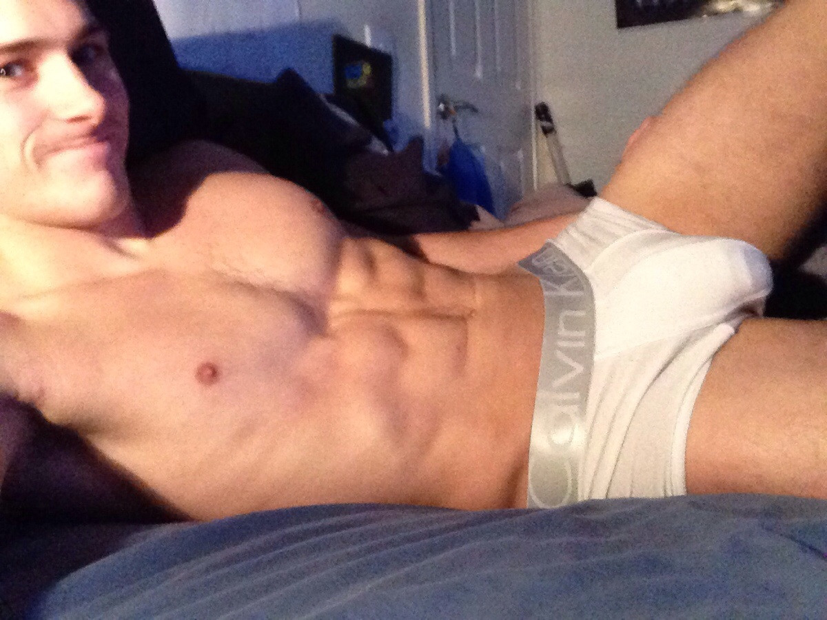 hpboy123:  Thank you for share and follow. ¿Do you love great bulges? Check the