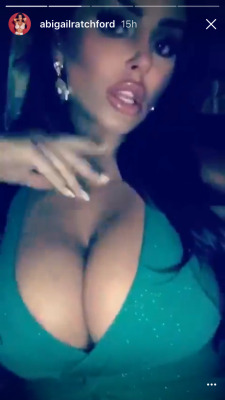 abigailratchfordfan:Abigail Ratchford looks