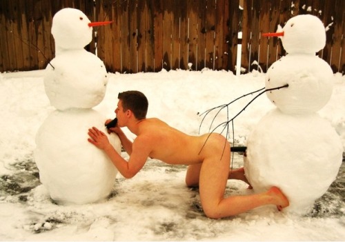 hypnoboys: Not really sure what’s going on here…either the boy is in trance and thinks those two sno