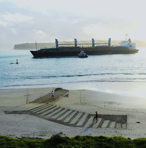 mymodernmet: New Zealand artist Jamie Harkins and his fellow artist friends transform the beaches of