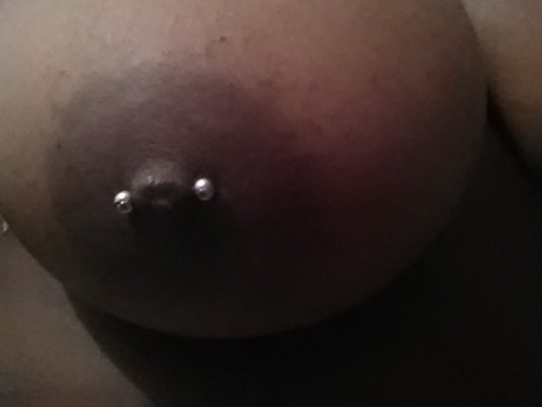 Porn Pics alwayshornyxoxo:  my new nipple piercings