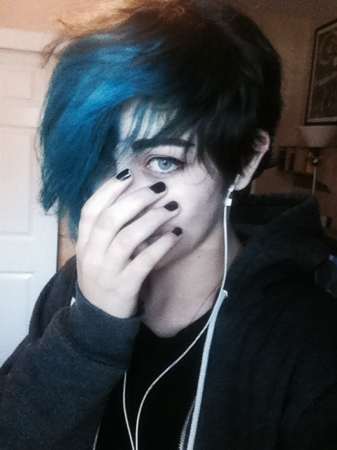 lalxndes:  im a hot hot hot mess  
