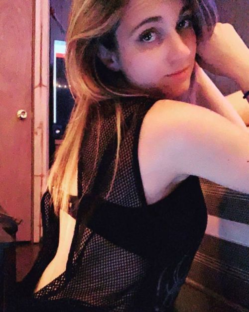 www.teddysgirls.net/models/mia-bower www.instagram.com/p/BzK2jPXgntw/?igshid=176ct1k