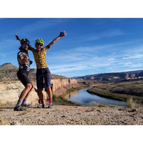 pedalitout: Squids on their way to Boulder by way of some awesome Fruita single track. Credit squidb