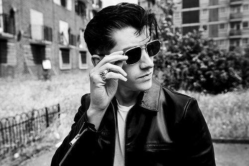 freshprincesofsheffield:  Daily Pictures of Alex Turner that make you want to