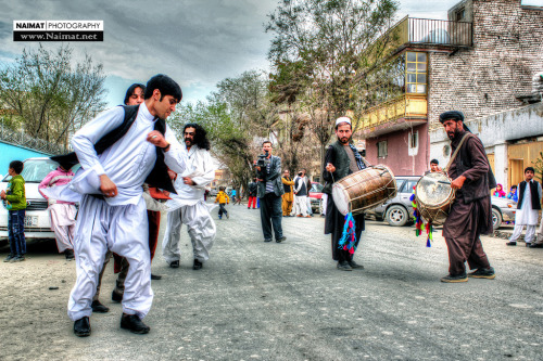 Dhool and Attan on street of Kabul. Attan is a traditional Afghan dance. | @ naimatphotography