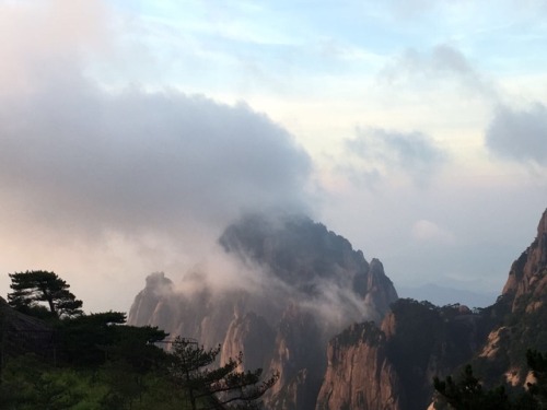 waytooartsy: Climbing a mountain at 9pm at night is hard. Getting to the top at 5am is harder. But t